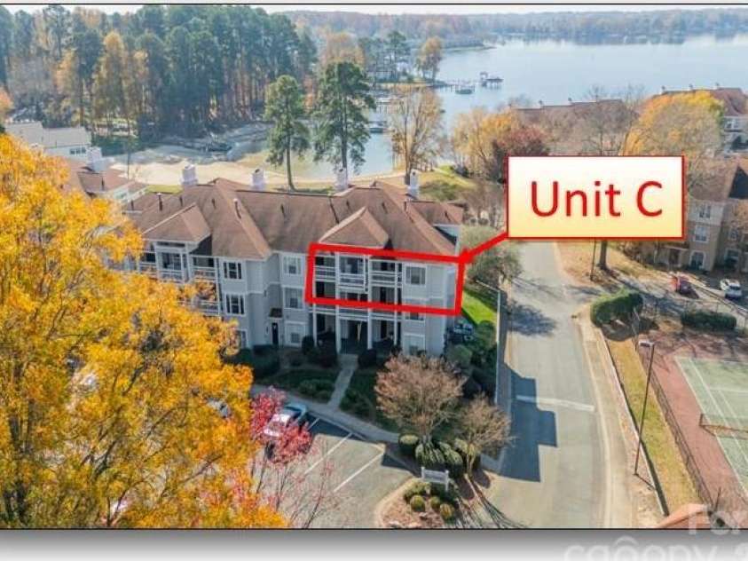 17919 Kings Point Drive, Cornelius, NC 28031.  MLS# CAR4320455, YatesRealty ID 11229. 