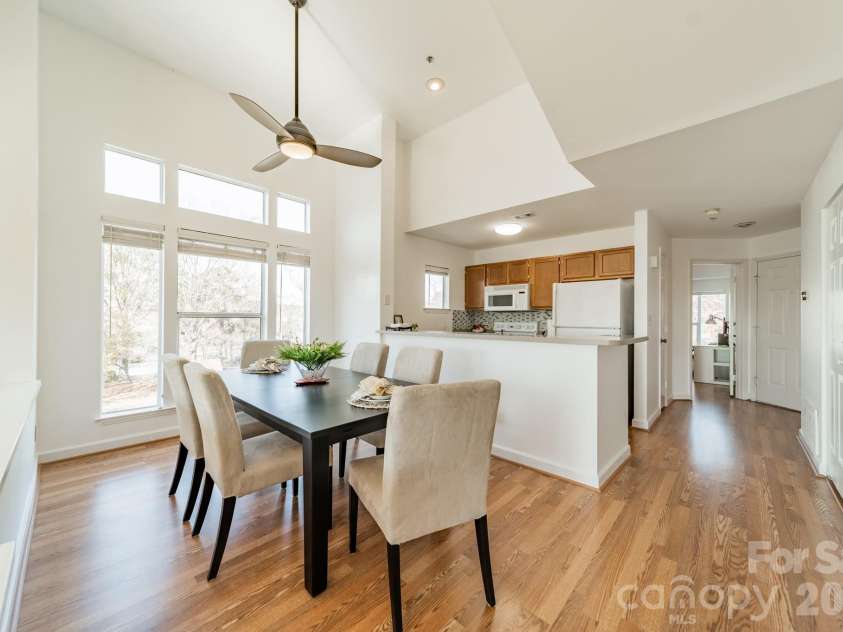 17919 Kings Point Drive, Cornelius, NC 28031.  MLS# CAR4320455, YatesRealty ID 11229. 