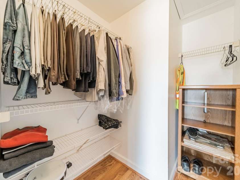 17919 Kings Point Drive, Cornelius, NC 28031.  MLS# CAR4320455, YatesRealty ID 11229. 