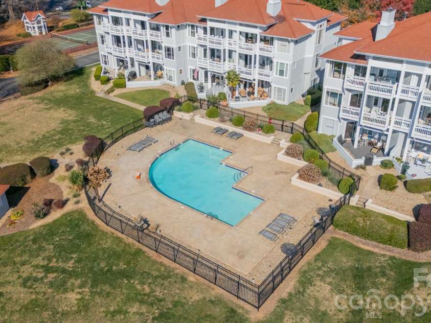 17919 Kings Point Drive, Cornelius, NC 28031.  MLS# CAR4320455, YatesRealty ID 11229. 