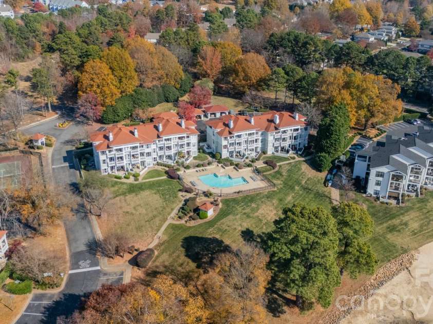 17919 Kings Point Drive, Cornelius, NC 28031.  MLS# CAR4320455, YatesRealty ID 11229. 