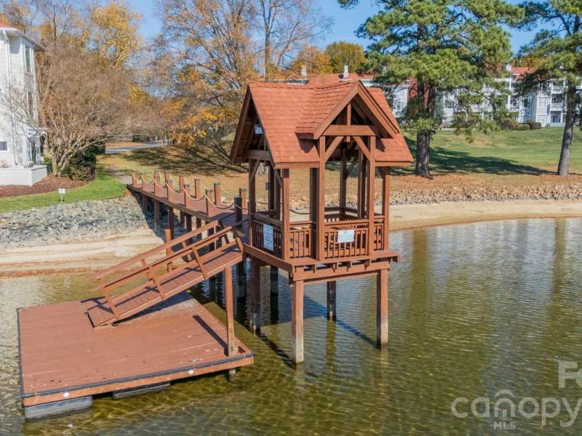 17919 Kings Point Drive, Cornelius, NC 28031.  MLS# CAR4320455, YatesRealty ID 11229. Day Dock makes it convenient to make a quick stop home during your boating fun.  Or have friends stop by with their boats to take you out for some lake fun!