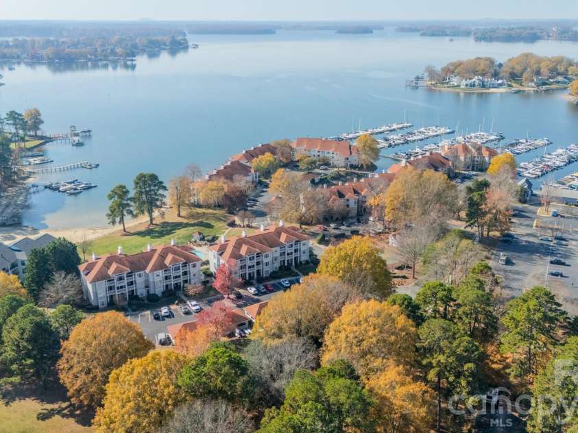 17919 Kings Point Drive, Cornelius, NC 28031.  MLS# CAR4320455, YatesRealty ID 11229. Lake Norman has about 520 miles of shoreline.  This area of the southern end hosts some sailing raggatas and a boat parade, plus it has access to some interesting lakeside restaurants.  Or, just just soak up some s