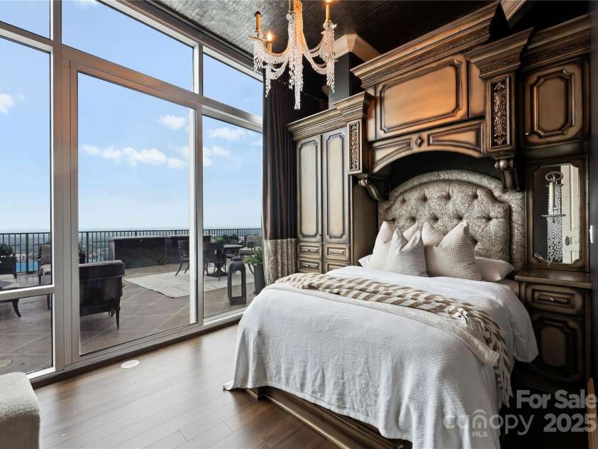 215 Pine Street, Charlotte, NC 28202.  MLS# CAR4294172, YatesRealty ID 1123. Bedroom