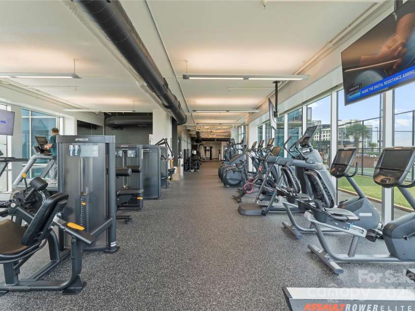 215 Pine Street, Charlotte, NC 28202.  MLS# CAR4294172, YatesRealty ID 1123. Gym