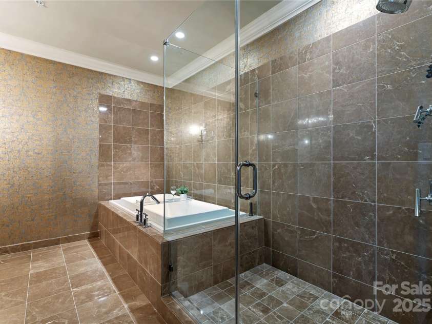 215 Pine Street, Charlotte, NC 28202.  MLS# CAR4294172, YatesRealty ID 1123. Secondary Bathroom 