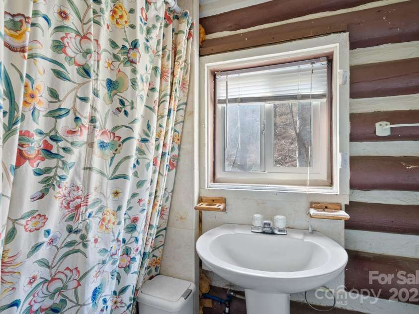 849 Ammons Branch Road, Marshall, NC 28753.  MLS# CAR4322765, YatesRealty ID 1123. 