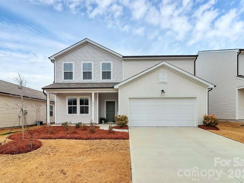 7013 Gale Force Lane, Charlotte, NC 28216.  MLS# CAR4347511, YatesRealty ID 11230. 