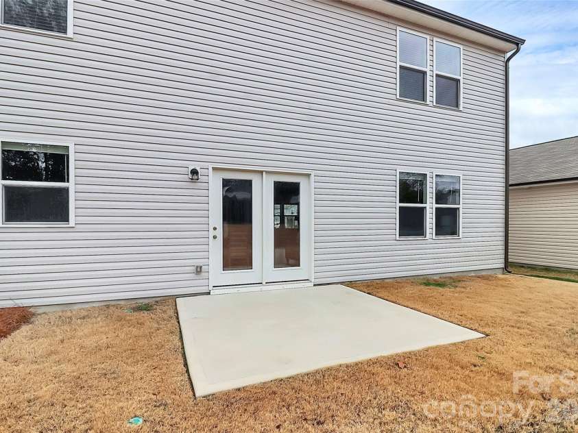 7013 Gale Force Lane, Charlotte, NC 28216.  MLS# CAR4347511, YatesRealty ID 11230. 