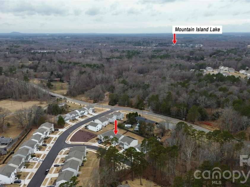 7013 Gale Force Lane, Charlotte, NC 28216.  MLS# CAR4347511, YatesRealty ID 11230. 