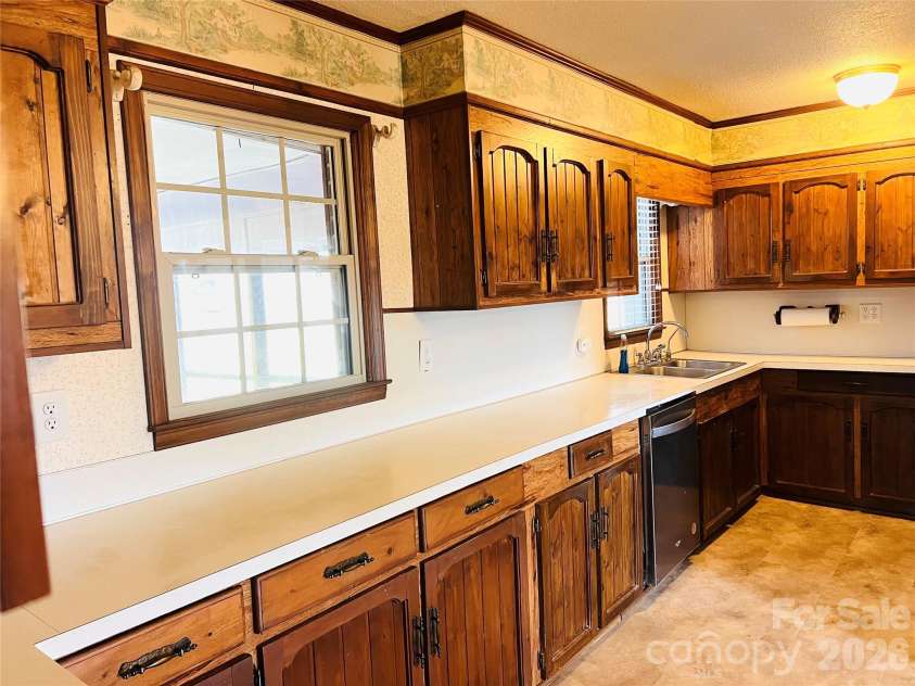 400 Stroupe Street, Mount Holly, NC 28120.  MLS# CAR4335175, YatesRealty ID 11231. 