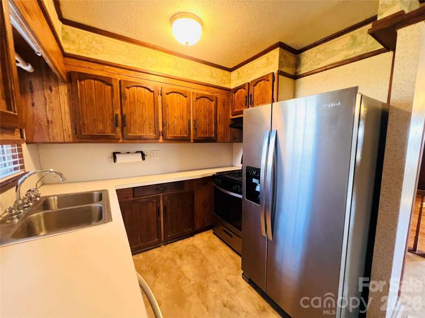 400 Stroupe Street, Mount Holly, NC 28120.  MLS# CAR4335175, YatesRealty ID 11231. 
