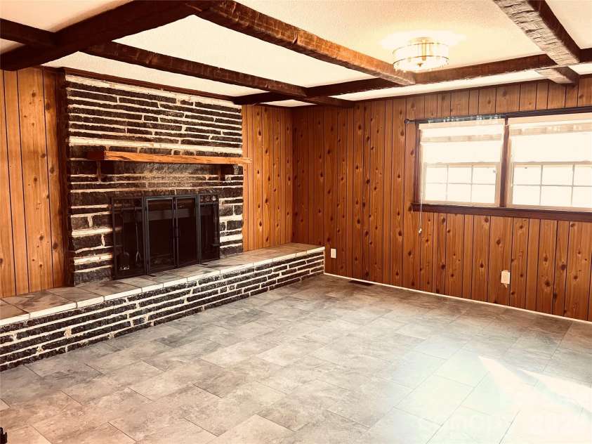 400 Stroupe Street, Mount Holly, NC 28120.  MLS# CAR4335175, YatesRealty ID 11231. 
