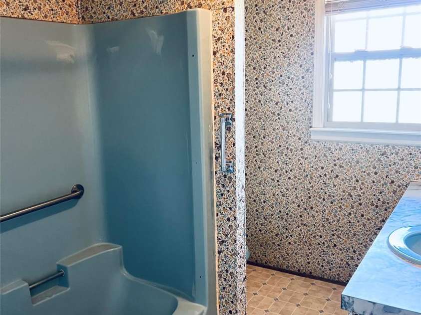 400 Stroupe Street, Mount Holly, NC 28120.  MLS# CAR4335175, YatesRealty ID 11231. 
