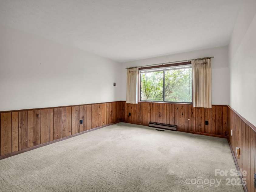 54 Laurelwood Circle, Hendersonville, NC 28791.  MLS# CAR4250430, YatesRealty ID 11231. 