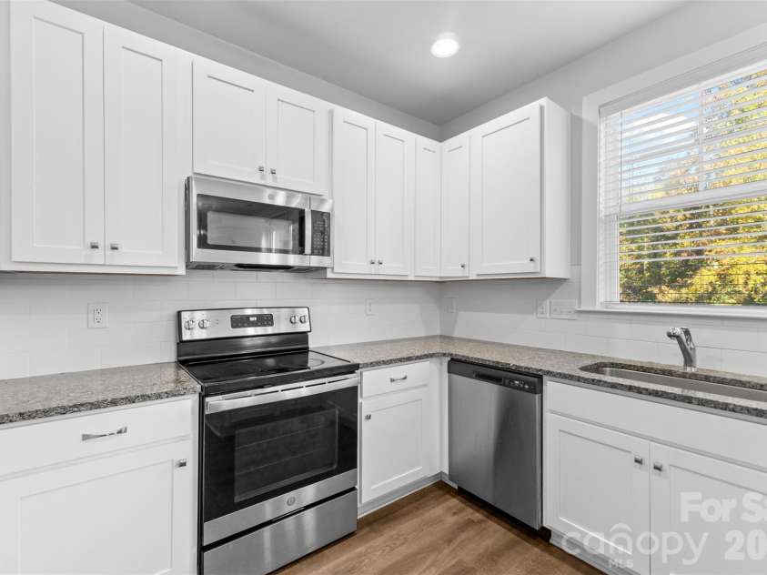 712 Rodey Avenue, Charlotte, NC 28206.  MLS# CAR4389685, YatesRealty ID 11234. 
