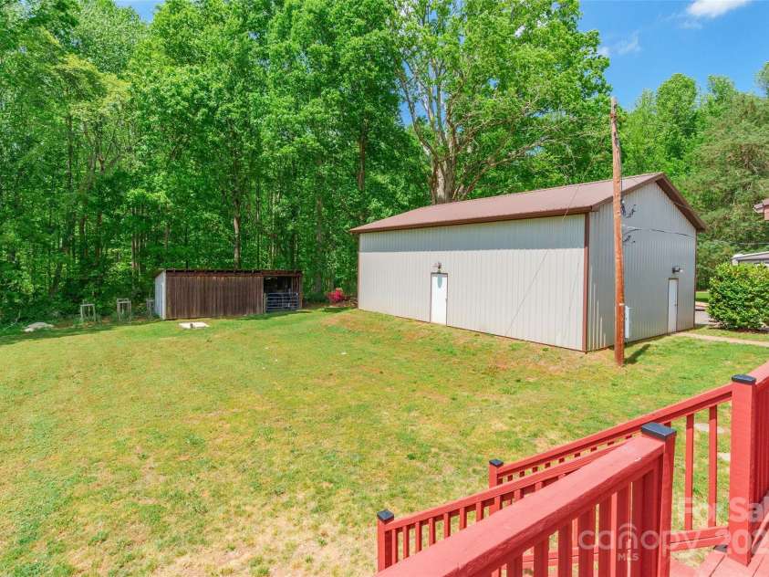 286 Bell Farm Road, Statesville, NC 28625.  MLS# CAR4249721, YatesRealty ID 11235. 