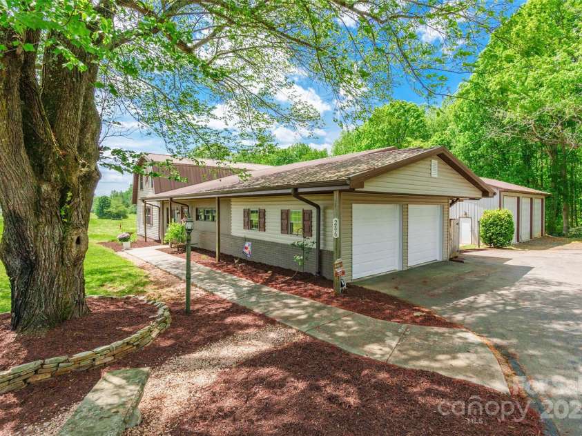 286 Bell Farm Road, Statesville, NC 28625.  MLS# CAR4249721, YatesRealty ID 11235. 