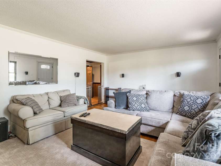 286 Bell Farm Road, Statesville, NC 28625.  MLS# CAR4249721, YatesRealty ID 11235. 