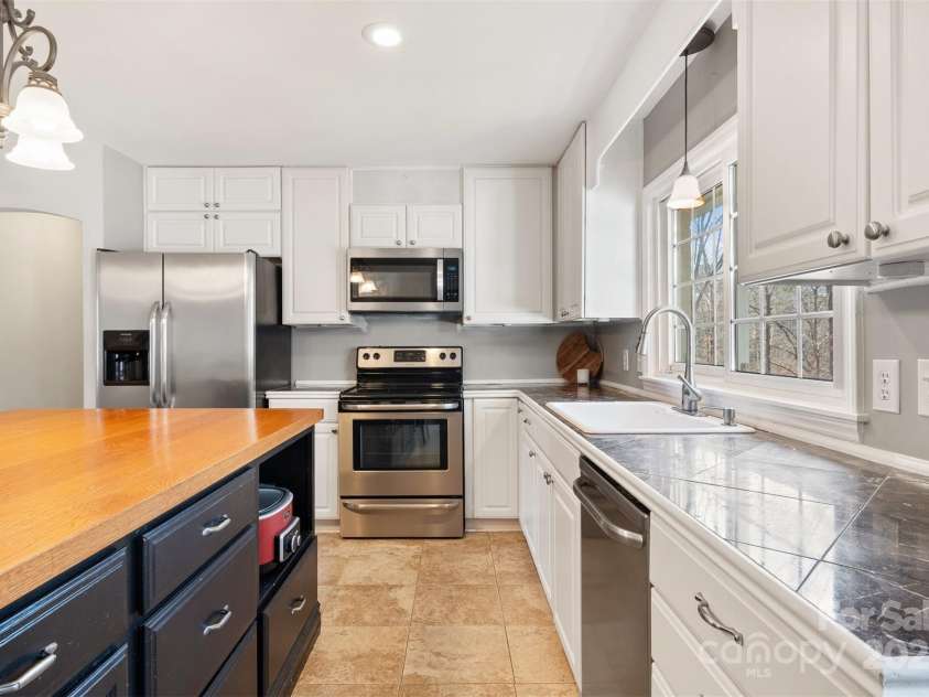 2273 Huffman Mill Road, Burlington, NC 27215.  MLS# CAR4219201, YatesRealty ID 11236. 