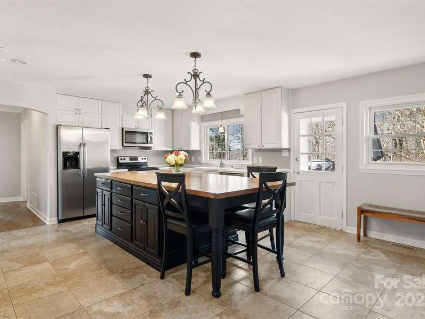2273 Huffman Mill Road, Burlington, NC 27215.  MLS# CAR4219201, YatesRealty ID 11236. 