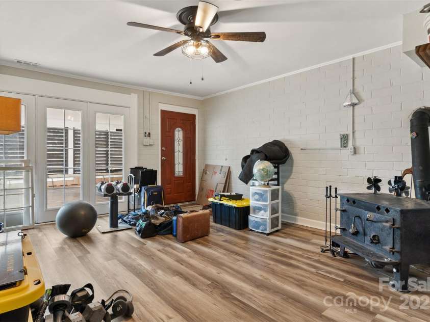 2273 Huffman Mill Road, Burlington, NC 27215.  MLS# CAR4219201, YatesRealty ID 11236. 