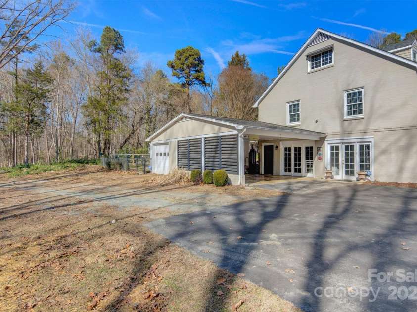 2273 Huffman Mill Road, Burlington, NC 27215.  MLS# CAR4219201, YatesRealty ID 11236. 