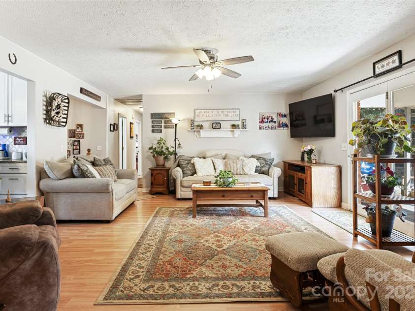 68 Windy Knoll Drive, Clyde, NC 28721.  MLS# CAR4222842, YatesRealty ID 1124. 