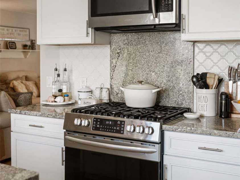 68 Windy Knoll Drive, Clyde, NC 28721.  MLS# CAR4222842, YatesRealty ID 1124. 