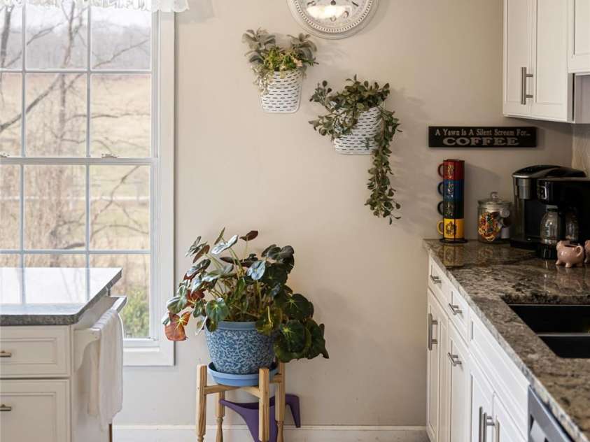 68 Windy Knoll Drive, Clyde, NC 28721.  MLS# CAR4222842, YatesRealty ID 1124. 