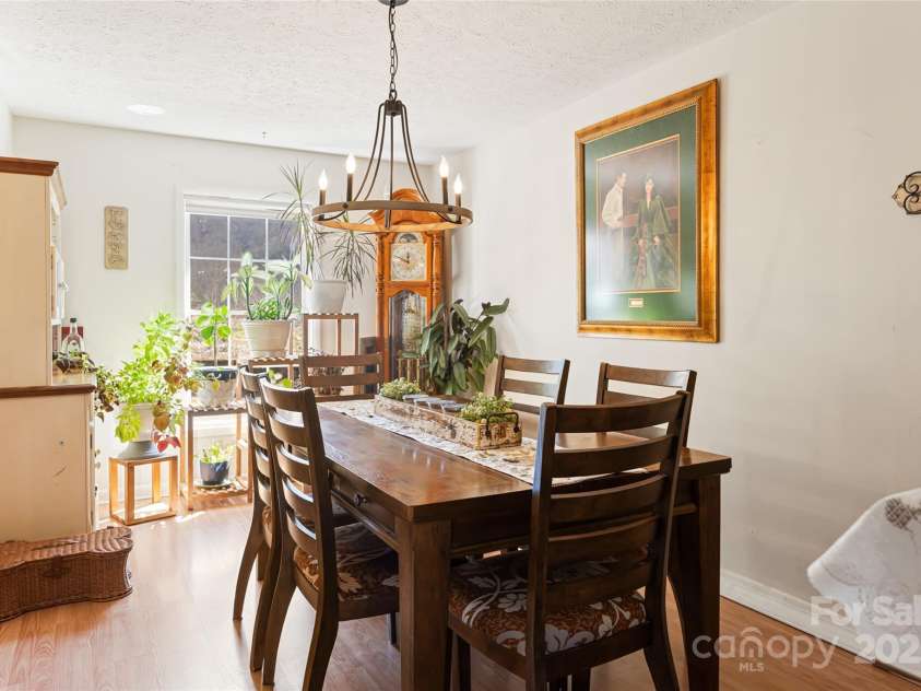 68 Windy Knoll Drive, Clyde, NC 28721.  MLS# CAR4222842, YatesRealty ID 1124. 