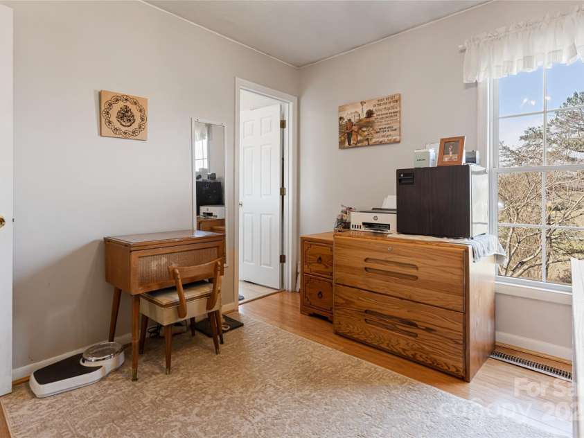 68 Windy Knoll Drive, Clyde, NC 28721.  MLS# CAR4222842, YatesRealty ID 1124. 