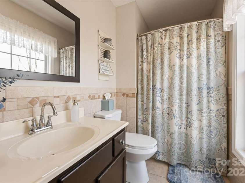 68 Windy Knoll Drive, Clyde, NC 28721.  MLS# CAR4222842, YatesRealty ID 1124. 