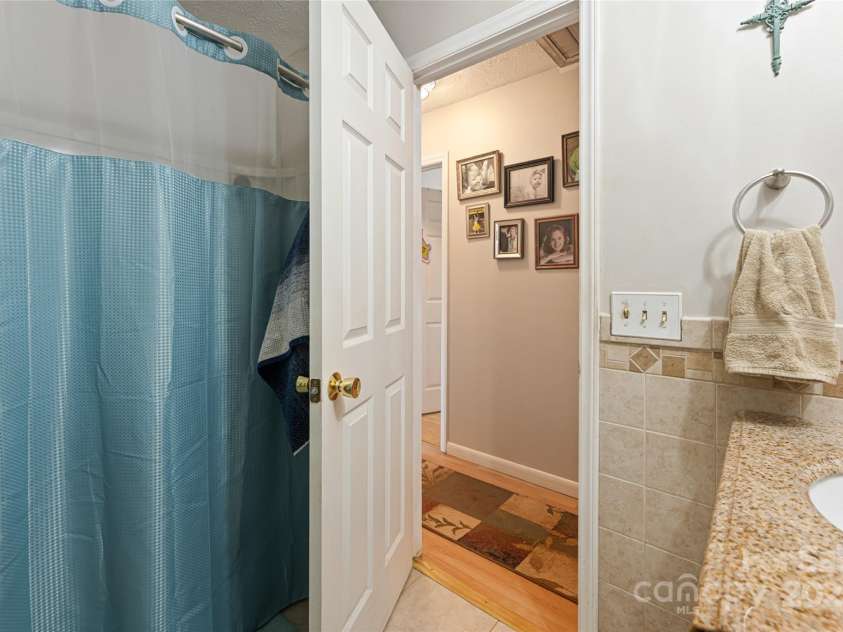 68 Windy Knoll Drive, Clyde, NC 28721.  MLS# CAR4222842, YatesRealty ID 1124. 