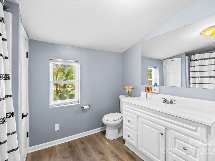 911 Wilson W Lee Boulevard, Statesville, NC 28677.  MLS# CAR4285445, YatesRealty ID 1124. 