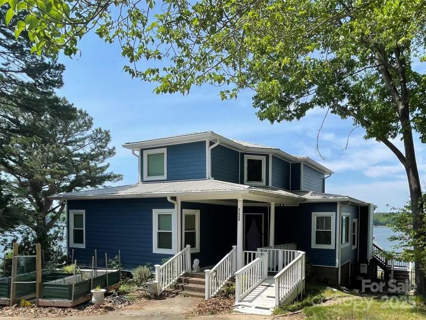 31009 Executive Point, Tega Cay, SC 29708.  MLS# CAR4248925, YatesRealty ID 11241. 