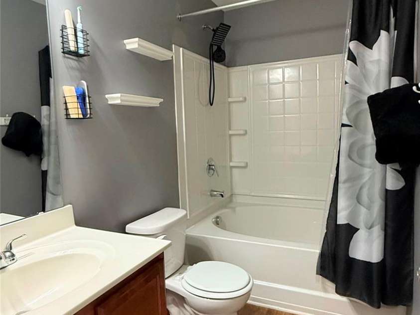 5730 Natick Drive, Charlotte, NC 28214.  MLS# CAR4356555, YatesRealty ID 11241. 