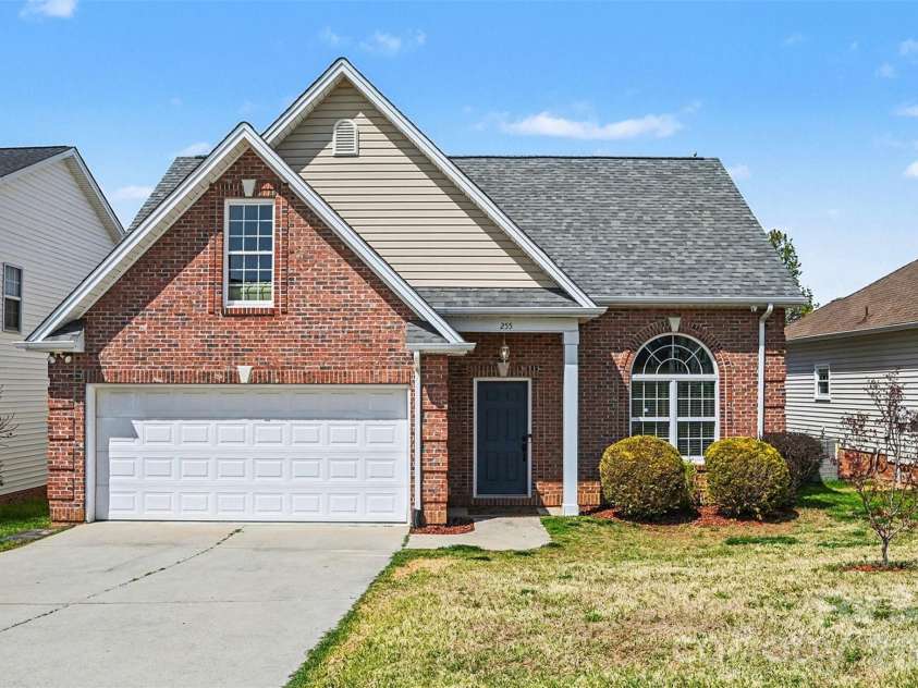 255 19th Avenue, Hickory, NC 28602.  MLS# CAR4361225, YatesRealty ID 11242. 