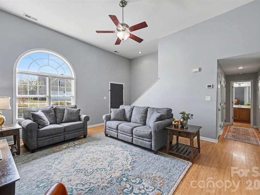 255 19th Avenue, Hickory, NC 28602.  MLS# CAR4361225, YatesRealty ID 11242. 