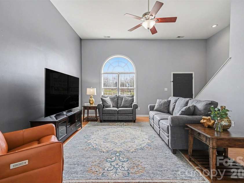 255 19th Avenue, Hickory, NC 28602.  MLS# CAR4361225, YatesRealty ID 11242. 