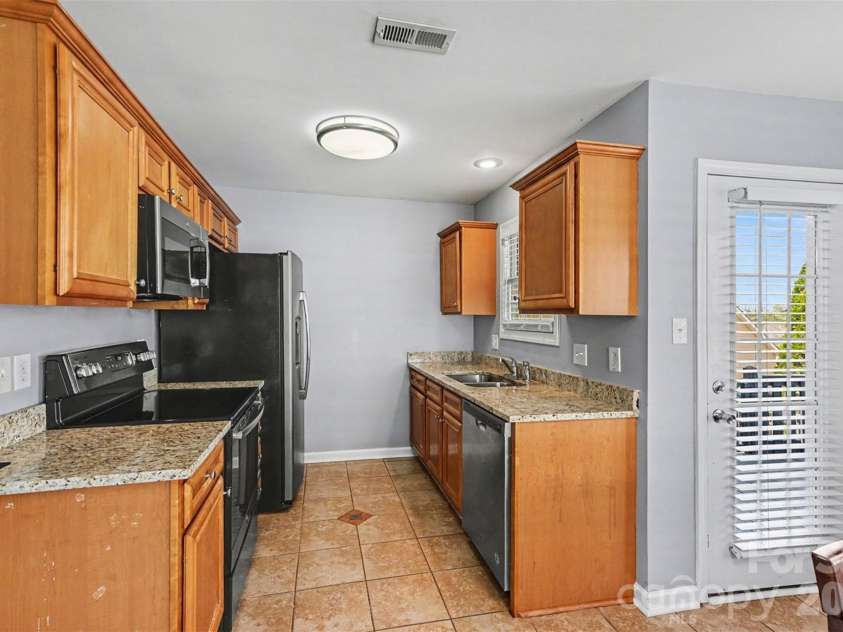 255 19th Avenue, Hickory, NC 28602.  MLS# CAR4361225, YatesRealty ID 11242. 