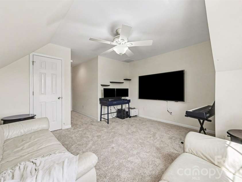 255 19th Avenue, Hickory, NC 28602.  MLS# CAR4361225, YatesRealty ID 11242. 