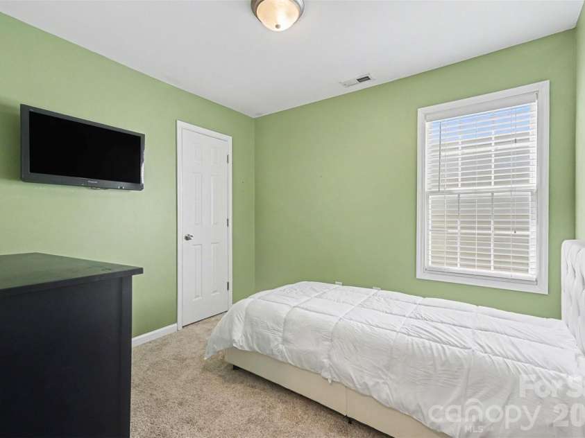 255 19th Avenue, Hickory, NC 28602.  MLS# CAR4361225, YatesRealty ID 11242. 