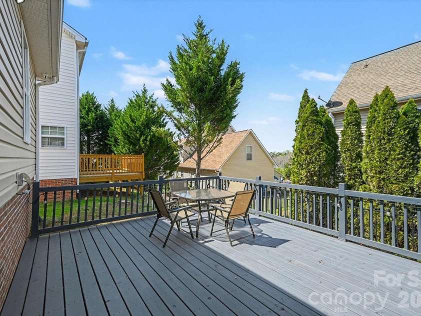 255 19th Avenue, Hickory, NC 28602.  MLS# CAR4361225, YatesRealty ID 11242. 