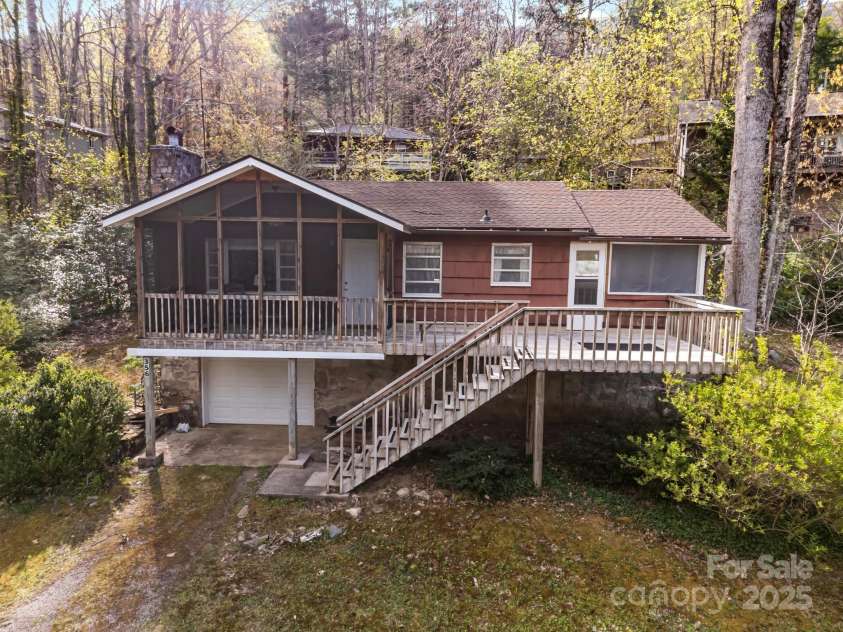356 Azalea Drive, Maggie Valley, NC 28751.  MLS# CAR4196548, YatesRealty ID 11242. 