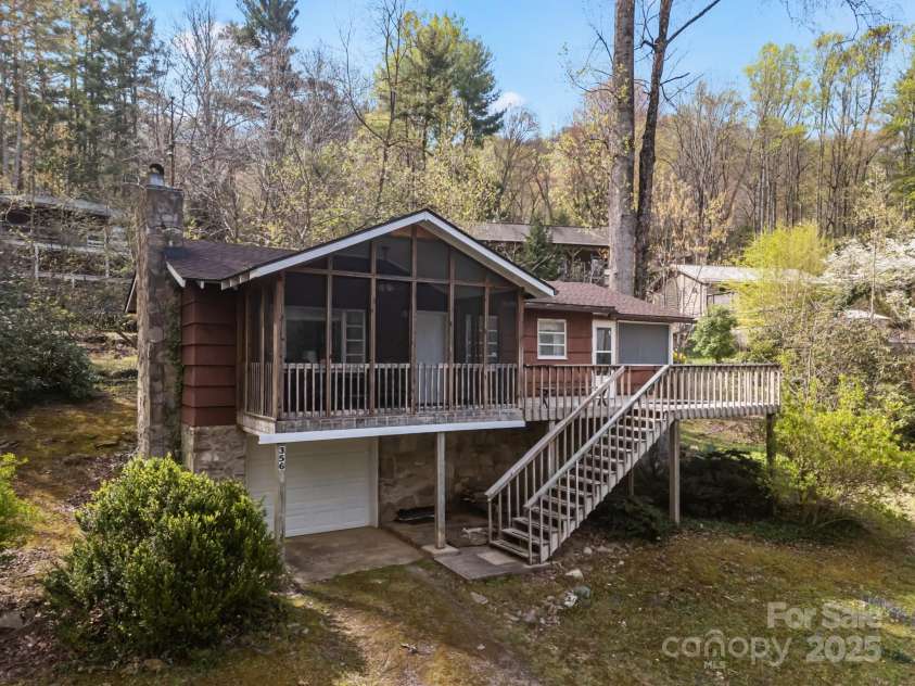 356 Azalea Drive, Maggie Valley, NC 28751.  MLS# CAR4196548, YatesRealty ID 11242. 