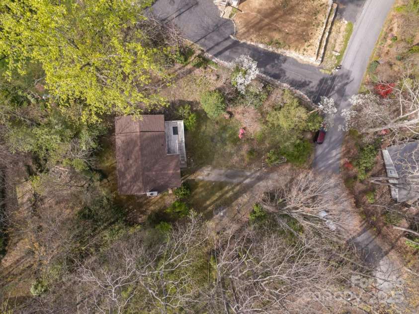 356 Azalea Drive, Maggie Valley, NC 28751.  MLS# CAR4196548, YatesRealty ID 11242. 