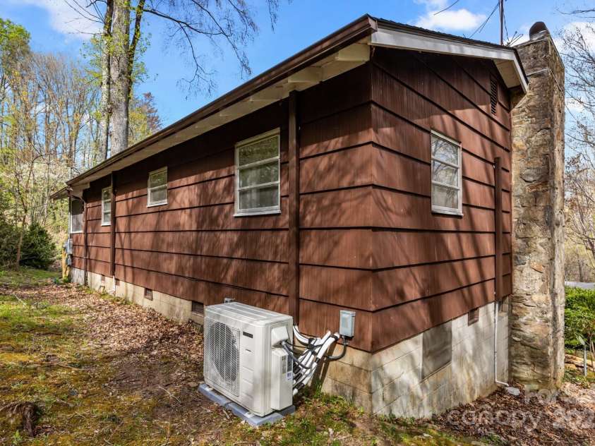 356 Azalea Drive, Maggie Valley, NC 28751.  MLS# CAR4196548, YatesRealty ID 11242. 