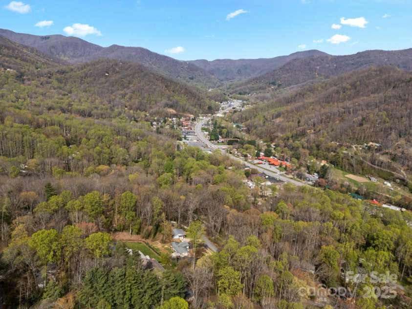 356 Azalea Drive, Maggie Valley, NC 28751.  MLS# CAR4196548, YatesRealty ID 11242. 