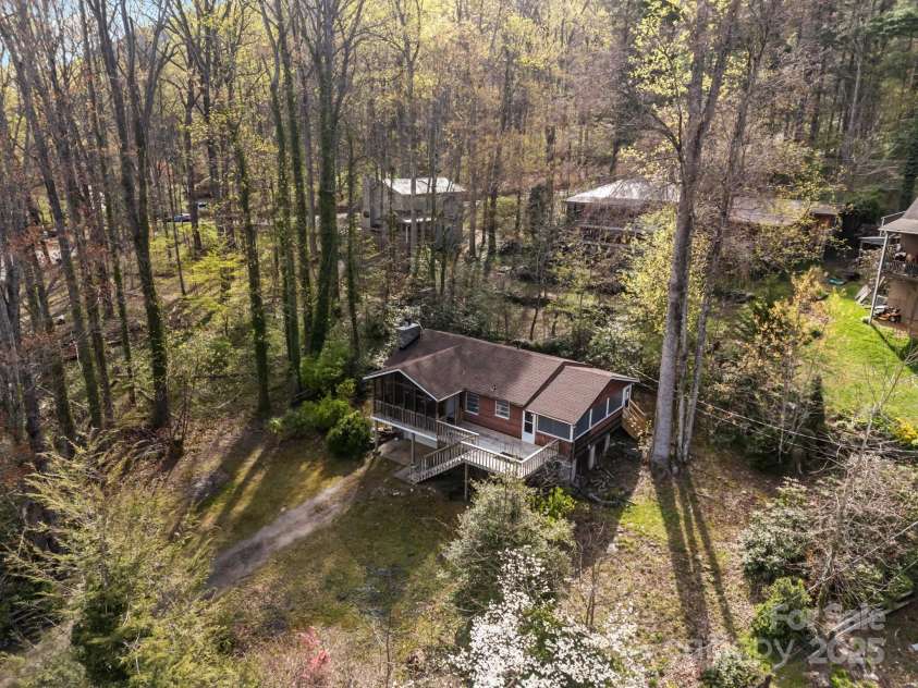 356 Azalea Drive, Maggie Valley, NC 28751.  MLS# CAR4196548, YatesRealty ID 11242. 